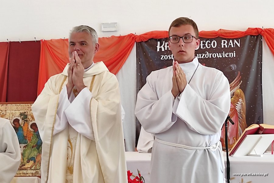 3-035 Eucharystia z ks. Andrzejem.jpg